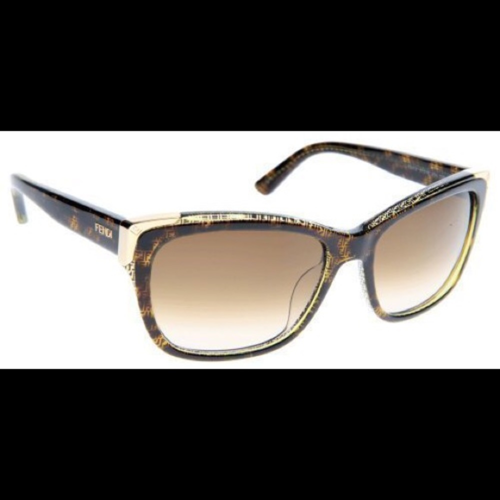 Fendi sunglasses Style FS5212 color Havana.
